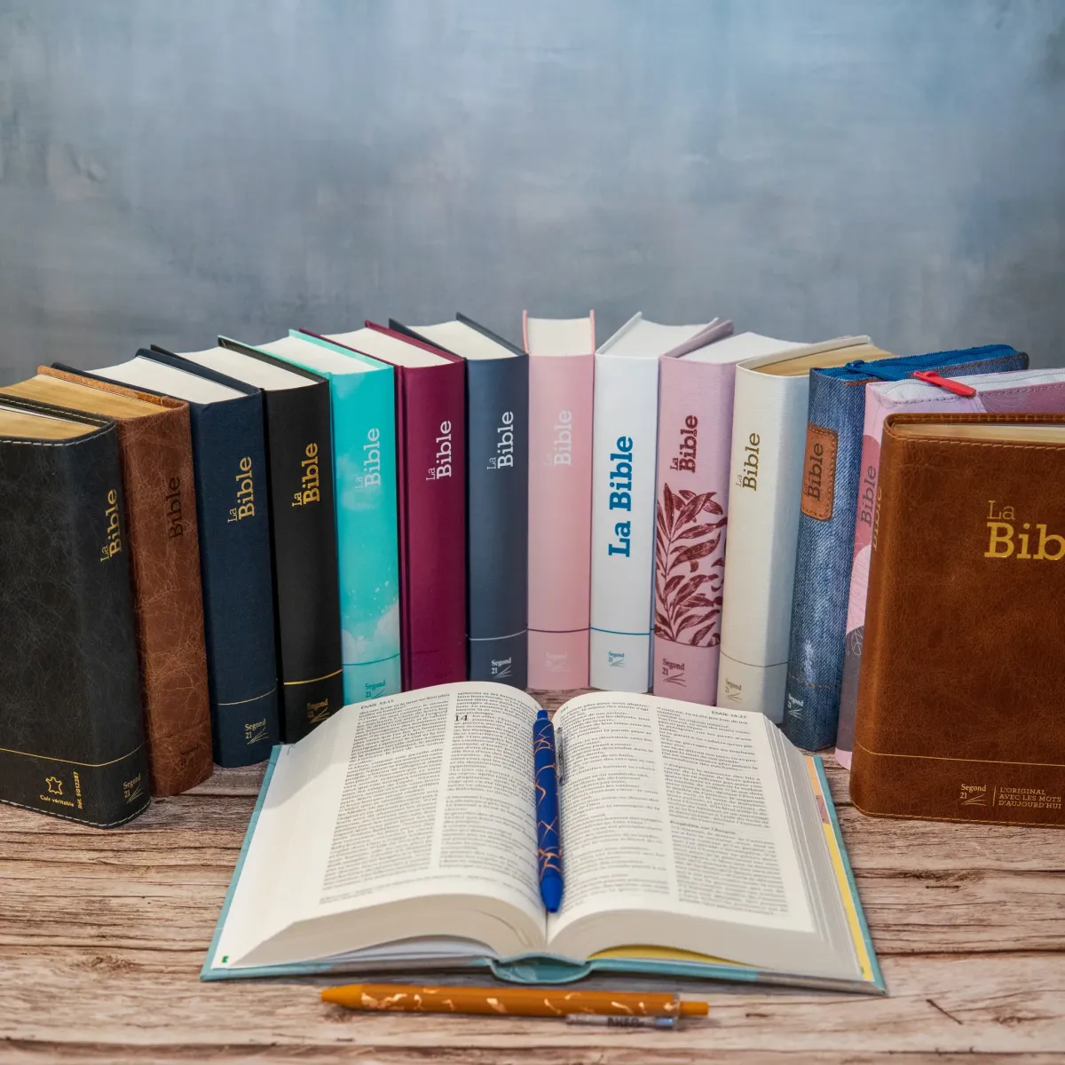 Bible Segond 21 compacte  (Premium style) - Couverture rigide cuir praliné-chocolat - tranches or et