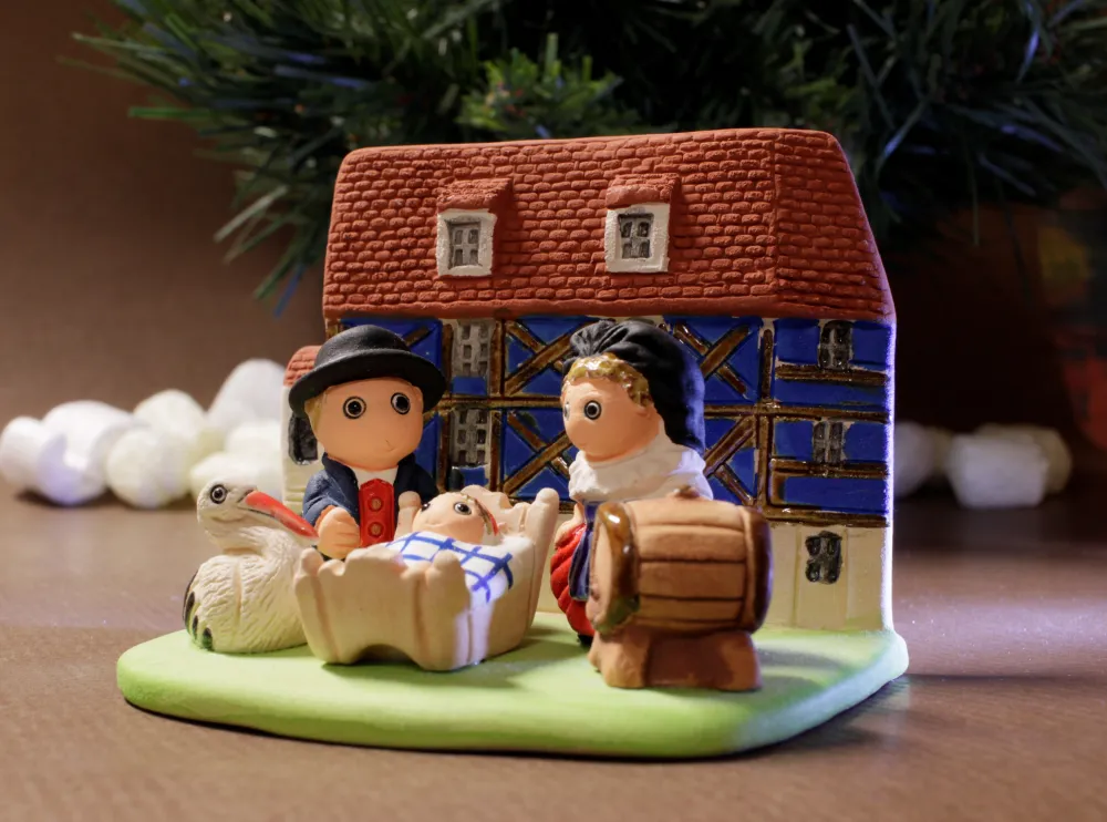 Crèche en terre cuite - Alsace - 7x9 cm